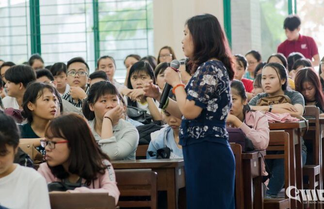 Buổi gặp mặt sinh viên khoa QTKD đầu năm học 2018 – 2019