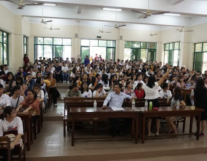 Một số hình ảnh về ngày “GẶP GỠ TÂN SINH VIÊN KHÓA 2019” Khoa QTKD