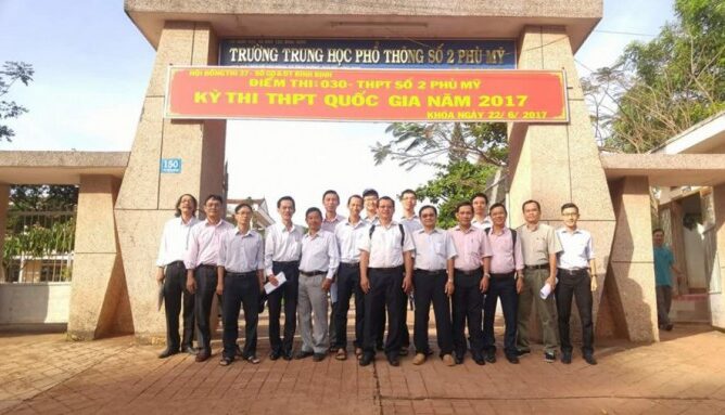 Giảng viên Khoa Quản trị kinh doanh Học viện Công nghệ Bưu chính Viễn thông cơ sở tại thành phố Hồ Chí Minh đồng hành cùng sĩ tử mùa thi 2017
